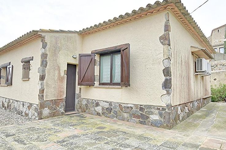 Casa individual 3 dormitoris a Regencós - Compra - Venda