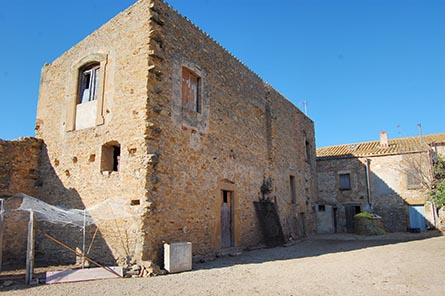 Casa de poble 3 dormitoris amb jardí a Vulpellac - Compra - Venda