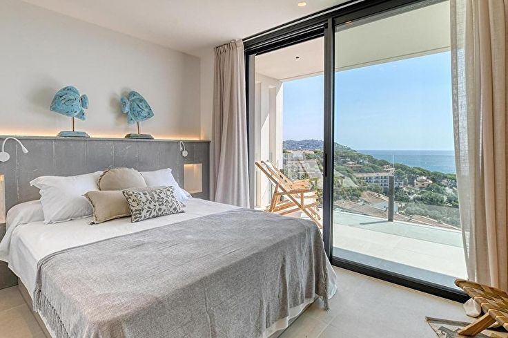 Xalet 4 dormitoris amb Piscina, Wifi, Pàrquing, Barbacoa i jardí a Calella de Palafrugell - Lloguer Temporada