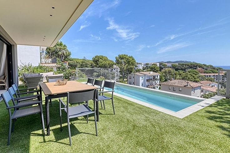 Xalet 4 dormitoris amb Piscina, Wifi, Pàrquing, Barbacoa i jardí a Calella de Palafrugell - Lloguer Temporada