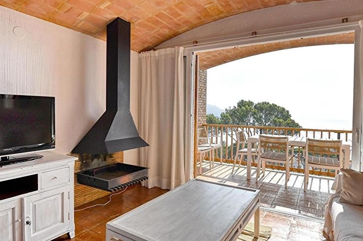 Apartament 2 dormitoris amb Piscina, Vistes al mar, Wifi, Pàrquing i jardí a Calella de Palafrugell - Lloguer Vacacional - Turístic