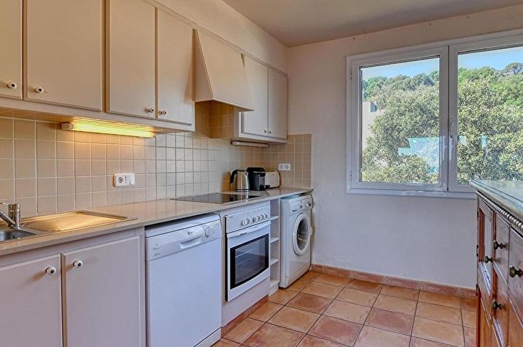 Apartament 2 dormitoris amb Piscina, Vistes al mar, Wifi, Pàrquing i jardí a Calella de Palafrugell - Lloguer Vacacional - Turístic