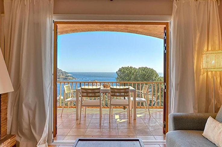 Apartament 2 dormitoris amb Piscina, Vistes al mar, Wifi, Pàrquing i jardí a Calella de Palafrugell - Lloguer Vacacional - Turístic