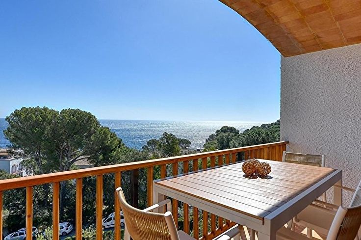 Apartament 2 dormitoris amb Piscina, Vistes al mar, Wifi, Pàrquing i jardí a Calella de Palafrugell - Lloguer Vacacional - Turístic