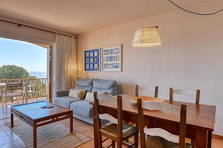 Apartament 2 dormitoris amb Piscina, Vistes al mar, Wifi, Pàrquing i jardí a Calella de Palafrugell - Lloguer Vacacional - Turístic