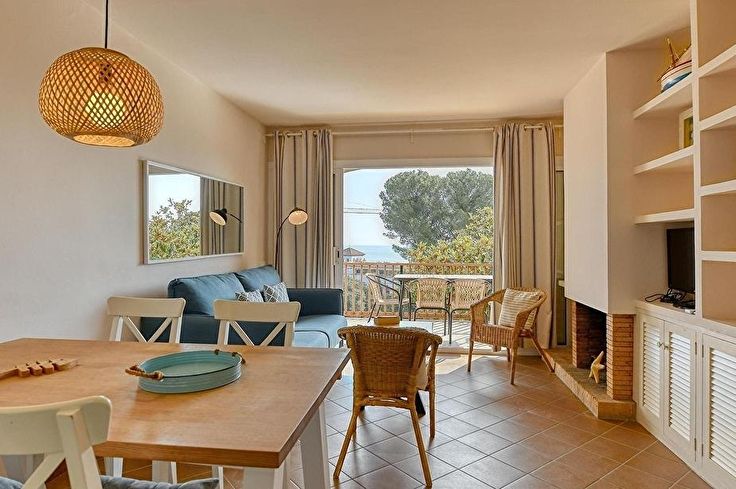 Apartament 2 dormitoris amb Piscina, Vistes al mar, Wifi, Pàrquing i jardí a Calella de Palafrugell - Lloguer Vacacional - Turístic
