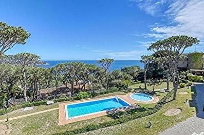 Appartement avec Piscine, Vues à la mer, Wifi et Parking à Calella de Palafrugell - Location Touristique