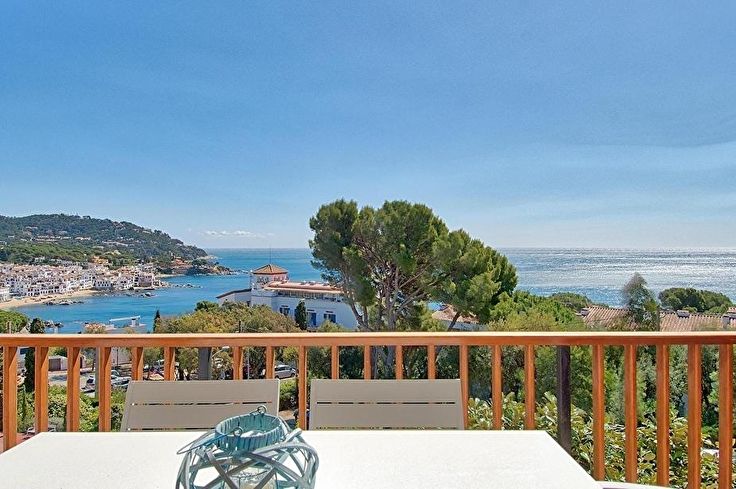 Appartement 3 chambres avec Piscine, Vues à la mer, Air conditionné, Wifi, Parking et jardin à Calella de Palafrugell - Location Vacances - Touristique
