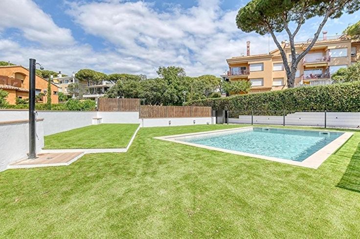 Appartement 3 chambres avec Piscine, Vues à la mer, Parking et jardin à Calella de Palafrugell - Location Saison