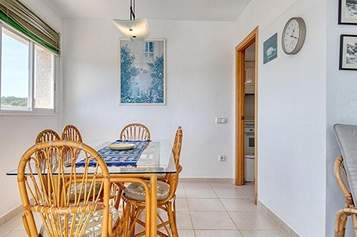Appartement 2 chambres avec Piscine, Parking et jardin à Tamariu - Location Vacances - Touristique