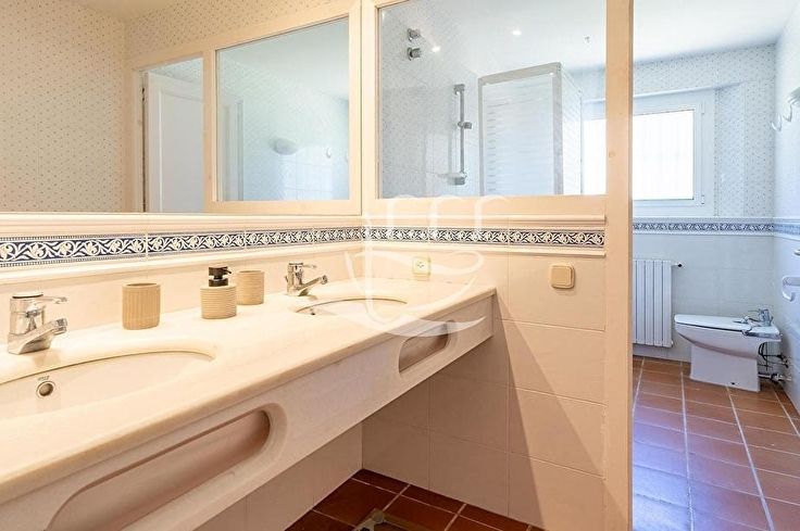 Chalet 5 chambres à Llafranc - Acheter - vendre