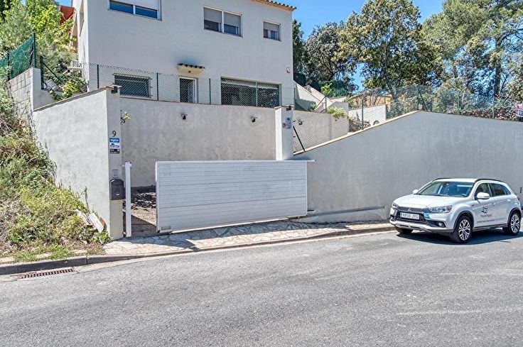 Maison individuelle 5 chambres avec jardin à Begur - Acheter - vendre