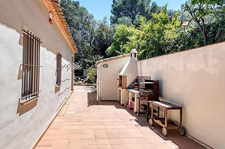 Maison individuelle 5 chambres avec jardin à Begur - Acheter - vendre