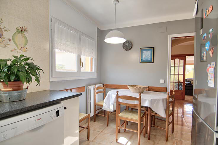 Maison individuelle 4 chambres avec Parking et jardin à Mont-ras - Acheter - vendre