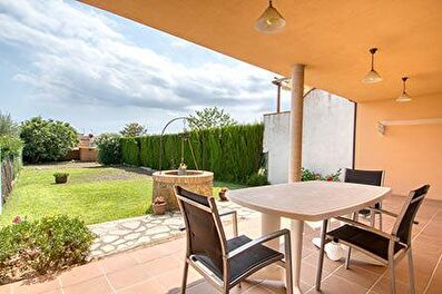 Semi detatched house with garden in Palafrugell - Buy - For sale