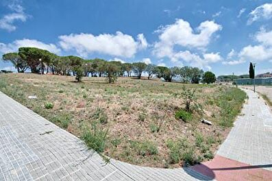 Parcel in Mont-ras - Buy - For sale