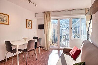 Flat with Sea views in Tamariu - Rent Seasonal