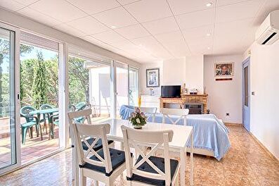 Penthouse with Sea views, Wifi and Parking in Tamariu - Rent Seasonal