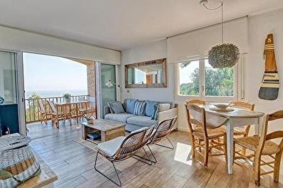 Apartment with Pool, Sea views, Wifi, Parking and garden in Calella de Palafrugell - Rent Vacation