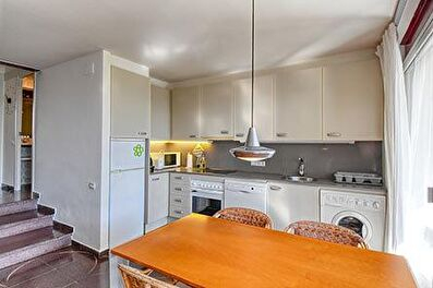 Apartment with Pool, Wifi, Parking and garden in Calella de Palafrugell - Rent Tourist