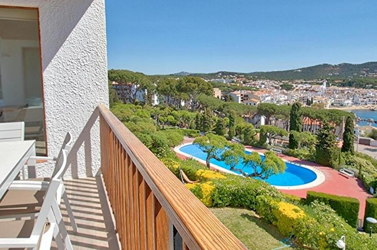 Apartment 3 bedrooms with Pool, Sea views, Air-conditioning, Wifi, Parking and garden in Calella de Palafrugell - Rent Vacation - Tourist