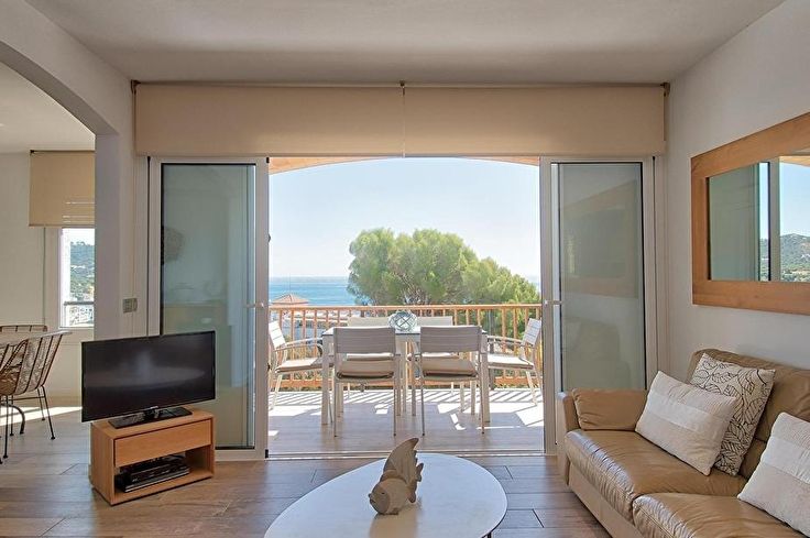 Apartment 3 bedrooms with Pool, Sea views, Air-conditioning, Wifi, Parking and garden in Calella de Palafrugell - Rent Vacation - Tourist