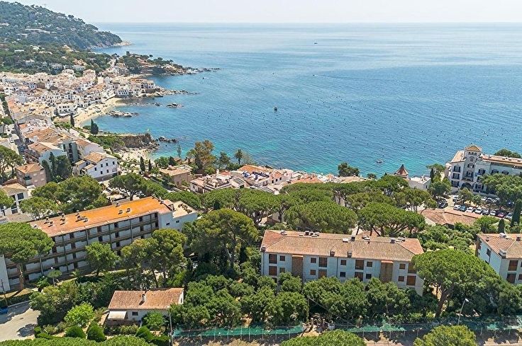Apartment 2 bedrooms with Pool, Sea views, Air-conditioning, Wifi, Parking and garden in Calella de Palafrugell - Rent Vacation - Tourist