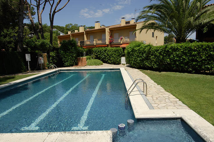 Semi detatched house 3 bedrooms with Pool and garden in Calella de Palafrugell - Rent Seasonal