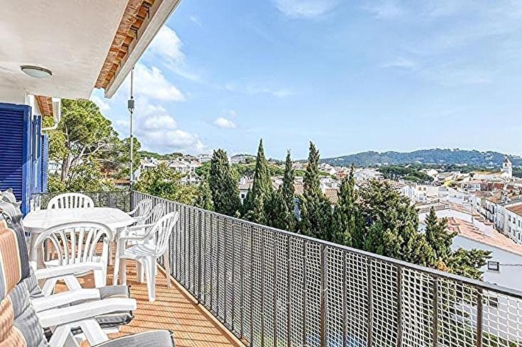 Apartment 4 bedrooms with Sea views and Parking in Calella de Palafrugell - Rent Seasonal