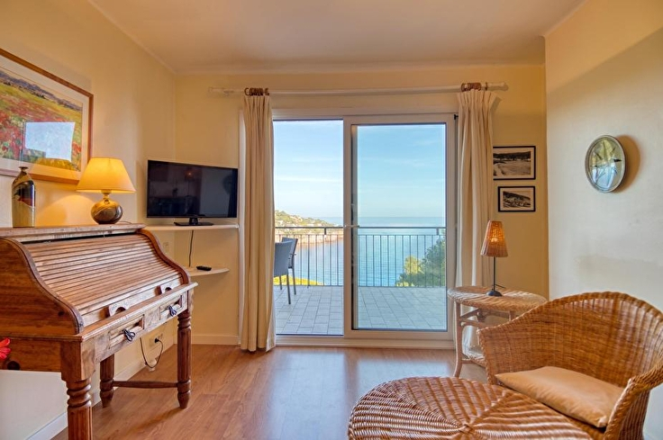 Penthouse 3 bedrooms with Pool, Sea views, Parking and garden in Tamariu - Rent Seasonal