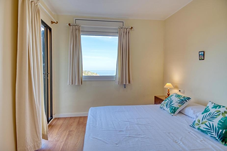 Penthouse 3 bedrooms with Pool, Sea views, Parking and garden in Tamariu - Rent Seasonal