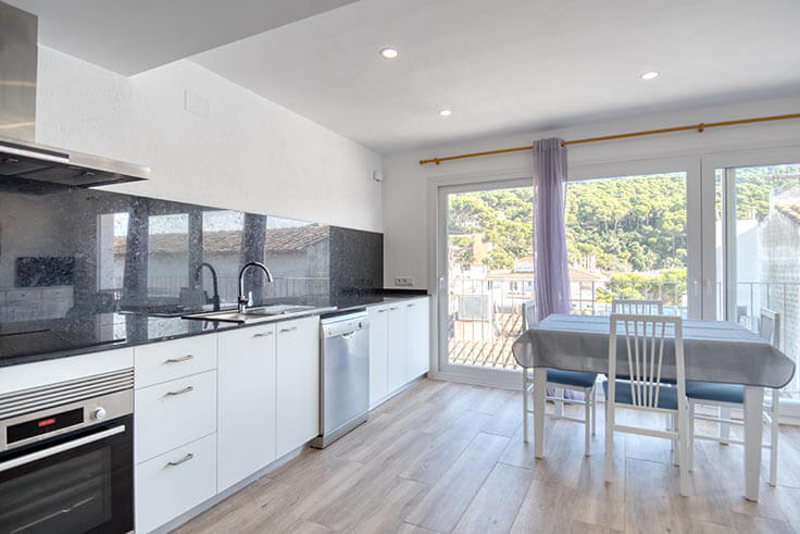 Apartment 3 bedrooms in Tamariu - Rent Seasonal