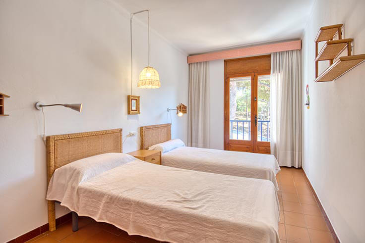 Semi detatched house 4 bedrooms in Tamariu - Buy - For sale