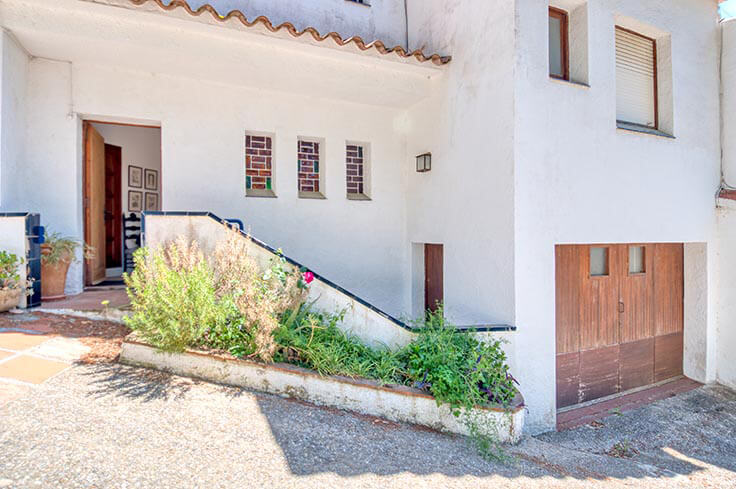 Semi detatched house 4 bedrooms in Tamariu - Buy - For sale