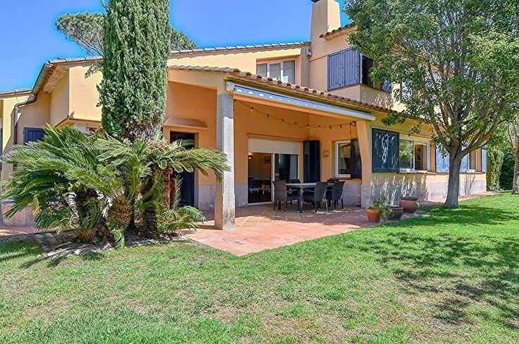 House 5 bedrooms with Parking in Calella de Palafrugell - Buy - For sale