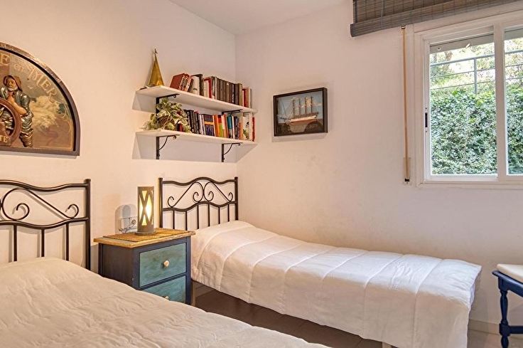 Apartment 2 bedrooms with Pool, Parking and garden in Tamariu - Buy - For sale