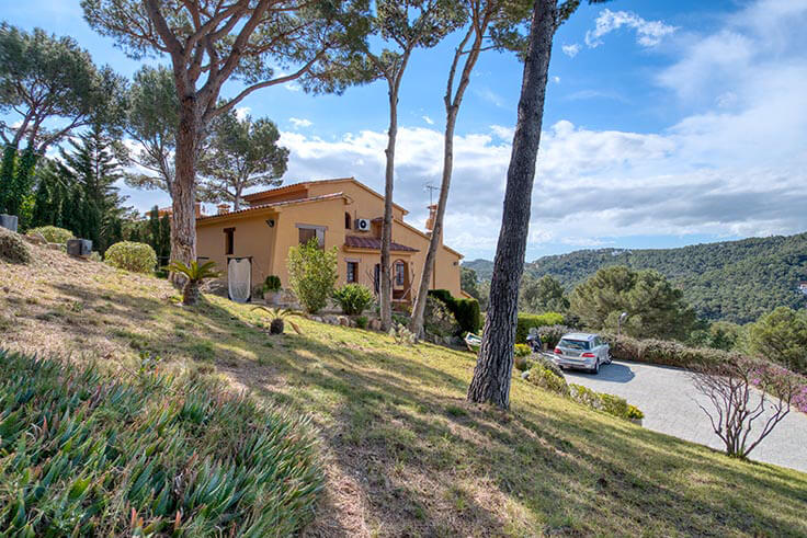 Individual house 5 bedrooms with Pool, Sea views and garden in Tamariu - Buy - For sale