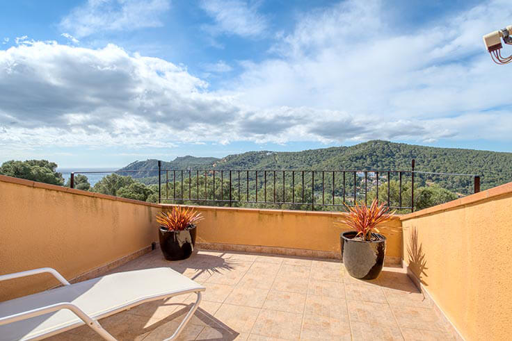 Individual house 5 bedrooms with Pool, Sea views and garden in Tamariu - Buy - For sale