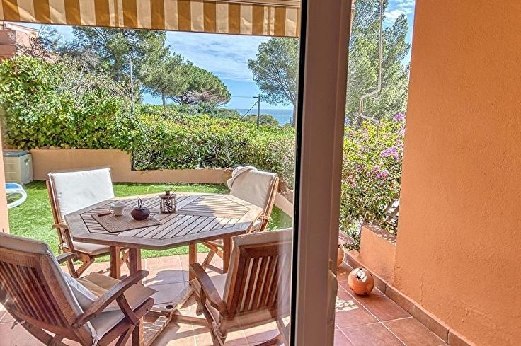 Apartment 2 bedrooms with Pool, Parking and garden in Tamariu - Buy - For sale