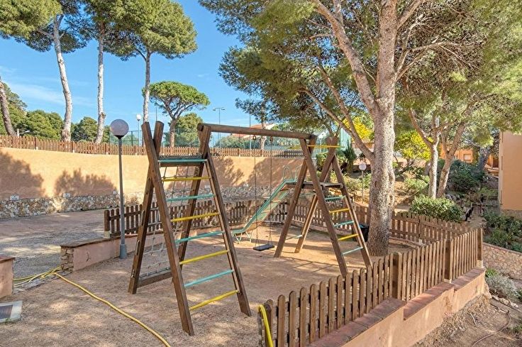 Apartment 2 bedrooms with Pool, Parking and garden in Tamariu - Buy - For sale