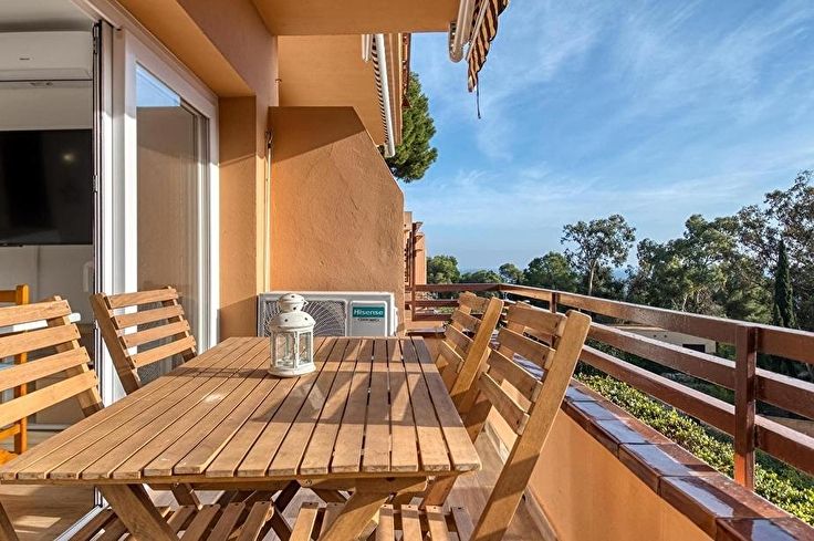 Apartment 2 bedrooms with Pool, Sea views, Parking and garden in Tamariu - Buy - For sale