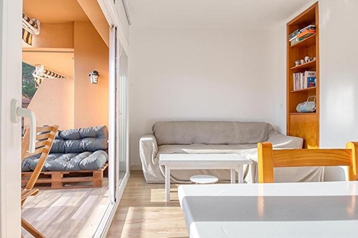 Apartment 2 bedrooms with Pool, Sea views, Parking and garden in Tamariu - Buy - For sale