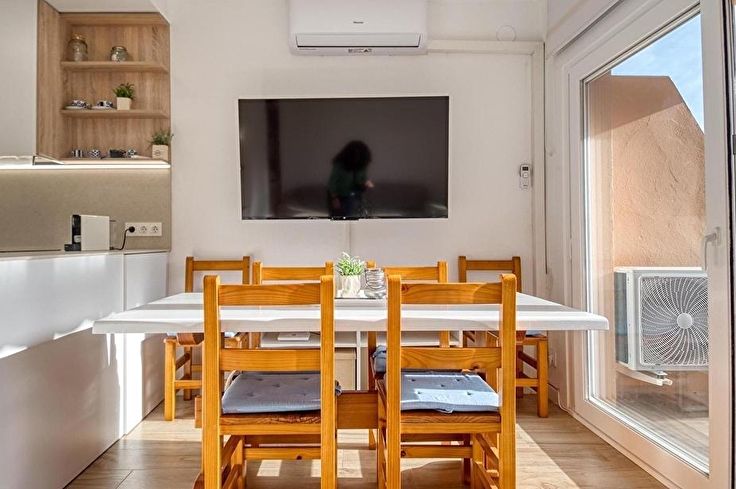 Apartment 2 bedrooms with Pool, Sea views, Parking and garden in Tamariu - Buy - For sale