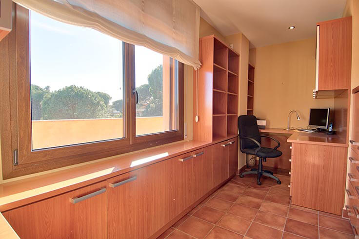 Chalet 5 bedrooms with Pool and garden in Mont-ras - Buy - For sale