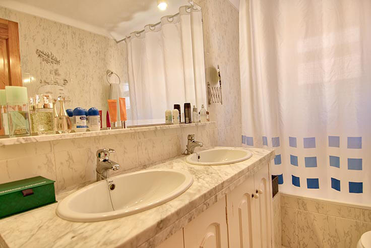 Individual house 4 bedrooms with Parking and garden in Mont-ras - Buy - For sale