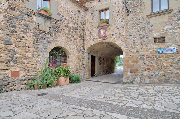 Town house 5 bedrooms with Pool and garden in Púbol - Buy - For sale