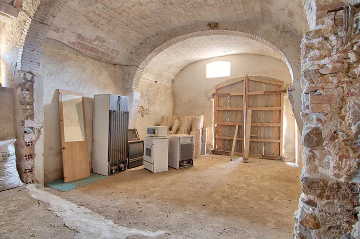 Farmhouse 5 bedrooms with garden in Castell d'Empordà - Buy - For sale