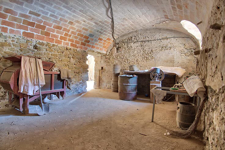 Farmhouse 5 bedrooms with garden in Castell d'Empordà - Buy - For sale