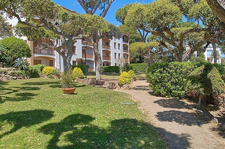 Apartment 2 bedrooms with Pool, Sea views, Wifi, Parking and garden in Calella de Palafrugell - Rent Vacation - Tourist