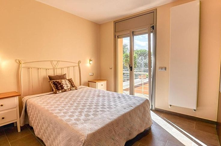 Individuelles Haus 5 Schlafzimmer mit Schwimmbad, Klimaanlage und Garten auf Llafranc - Kaufen - verkaufen